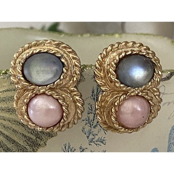 Vintage MCM Gold Tone Pink and Blue Clip On Earrings Sarah Coventry 1" Classic - Picture 3 of 16